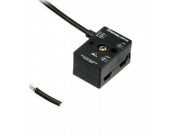 Pepperl+Fuchs VAZ-2T1-FK-G10-2M-PUR 250831 Passiivinen moninapainen anturi-/toimilaitepesä 1 kpl