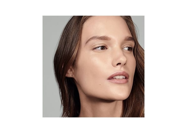 Estée Lauder Futurist Hydra Rescue Moisturizing Makeup SPF 45 1N2 Ecru