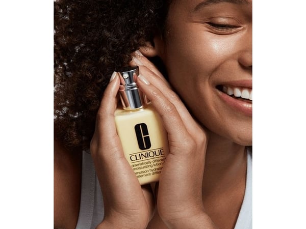 CLINIQUE DRAMATICALLY DIFFERENT MOISTURIZING LOTION 50ML