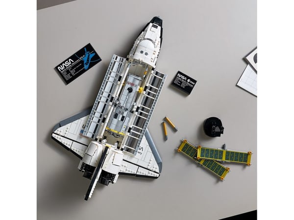 LEGO Creator Expert 10283 - NASA rymdskytteln Discovery