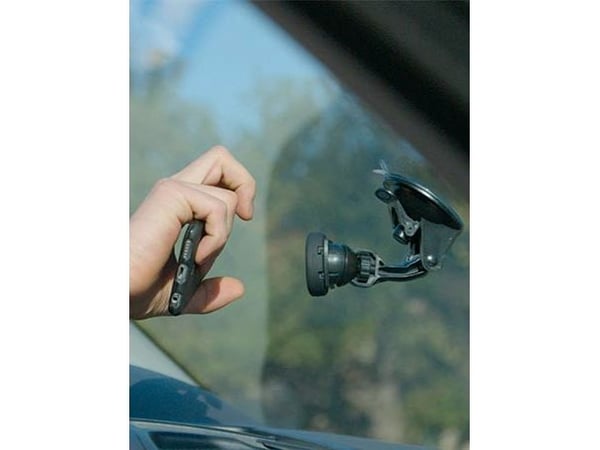 Mobilis U.FIX Universal Car Navigation Kit - Magnetisk holder for mobiltelefon