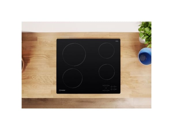Indesit AAR 160 C Musta Sisäänrakennettava 58 cm Keraaminen 4 vyöhykettä (vyöhykkeet)