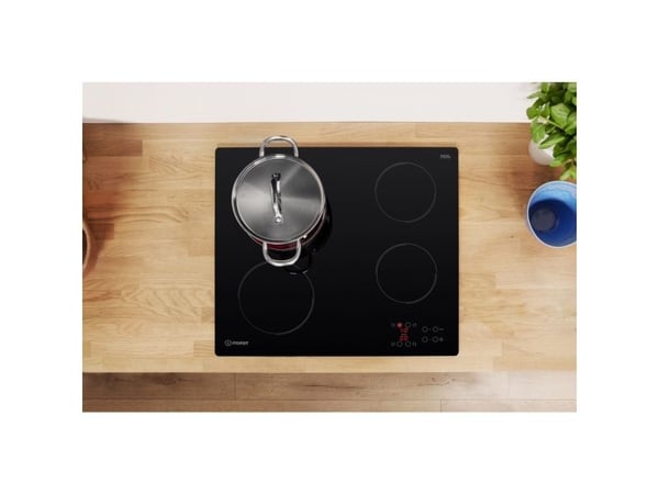 Indesit AAR 160 C Musta Sisäänrakennettava 58 cm Keraaminen 4 vyöhykettä (vyöhykkeet)
