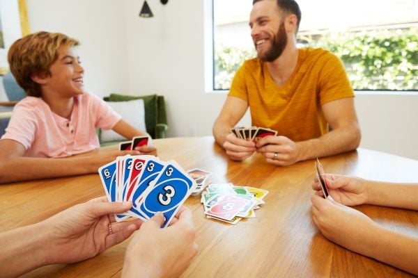 Games UNO, Korttipeli, Eroon korteista -peli, 7 vuosi/vuosia, Perhepeli