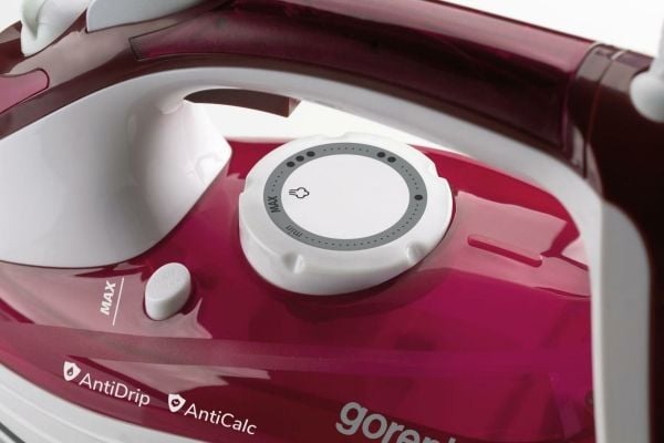 Gorenje SIH3000RBC, Dampstrykejern, Keramisk strykesåle, 2,5 m, 105 g/min, Rød, 40 g/min
