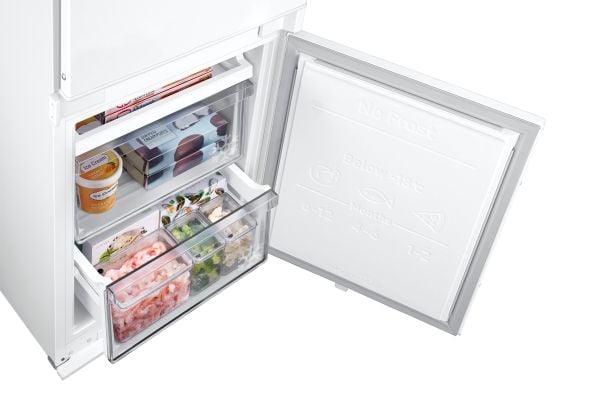 Samsung BRB30705EWW - Kylskåp/frys - bottenfrysskåp - inbyggd - fördjupning - bredd: 55.5 cm - djup: 56 cm - höjd: 193.8 cm - 298 liter - Klass E -...
