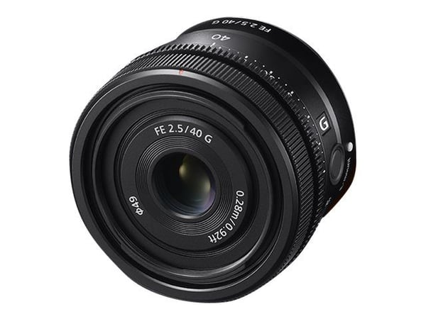 Sony SEL40F25G - Lins - 40 mm - f/2.5 G - Sony E-mount - för Cinema Line; a VLOGCAM; a1; a1 II; a6700; a7 IV; a7 V; a7C; a7C II; a7CR; a7R V; a9 III