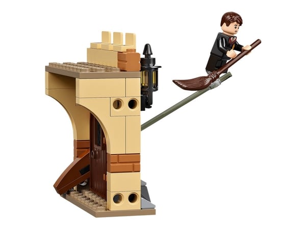 LEGO Harry Potter 76395 - Hogwarts: First Flying Lesson