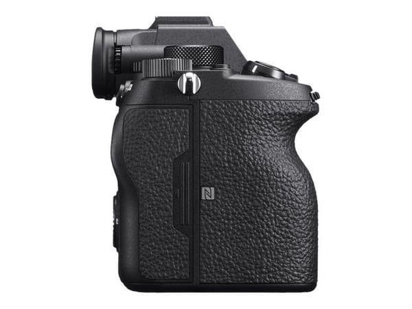 Sony a 7R IV, 61 MP, 9504 x 6336 pikseliä, Exmor R CMOS, 4K Ultra HD, Kosketusnäyttö, Musta