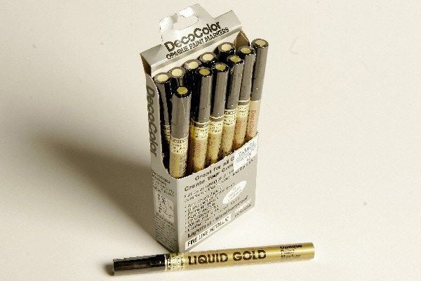 Marvy decocolor fine line gold