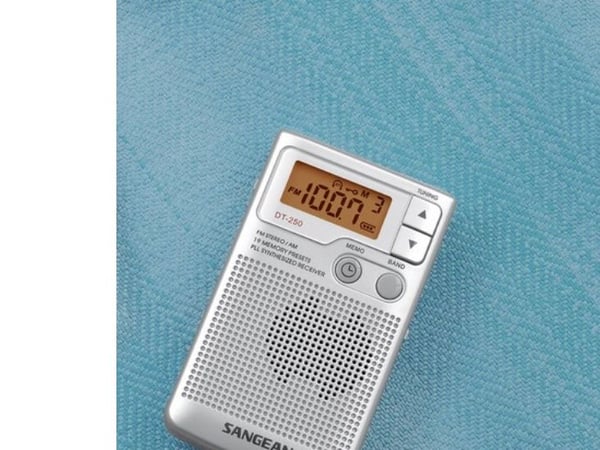 Sangean DT-250, AM,FM,MW, 87,5 - 108 Mhz, 520 - 1710 kHz, 4 ohm (O), 3,49 cm (1.38"), Sølv