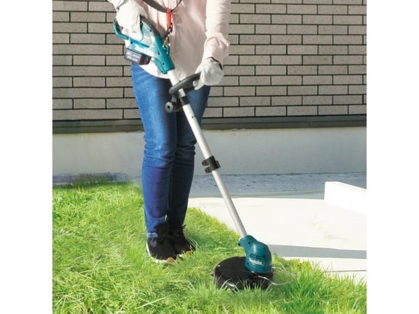 Makita UR100DSME - Gressstusser - trådløs - 12 V - 4 Ah - 2 batterier - 10000 rpm - 26 cm - 2.1 kg