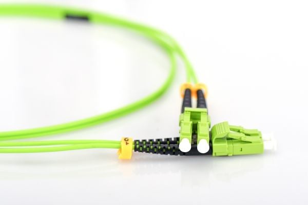 DIGITUS Professional - Koblingskabel - LC multimodus (hann) til LC multimodus (hann) - 3 m - fiberoptisk - dupleks - 50 / 125 mikroner - OM5 - med ...