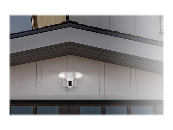 Ring Floodlight Cam Wired Plus, IP-turvakamera, Ulkona, Langaton, 2000 lm, 3000 K, Katto/seinä