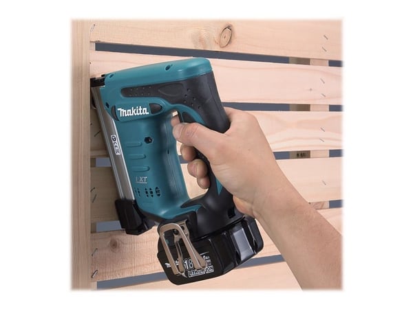 Makita DST221 - Stiftepistol - trådløs - uten batteri - 18 V - SOLO