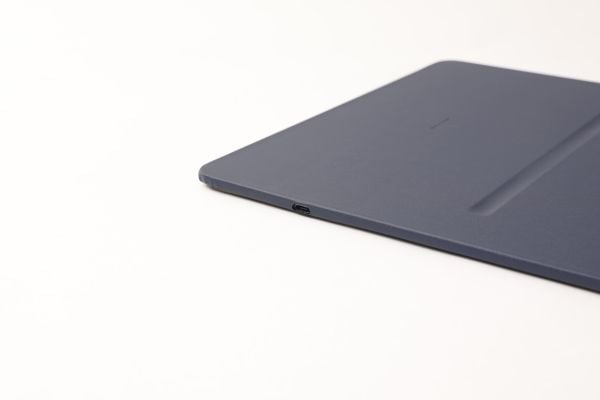 POUT Mouse pad with high-speed wireless charging HANDS 3 PRO dust gray, Grå, Monokromatisk, ABS syntetisk, Polyurethan, USB-strøm, Antiskliunderlag