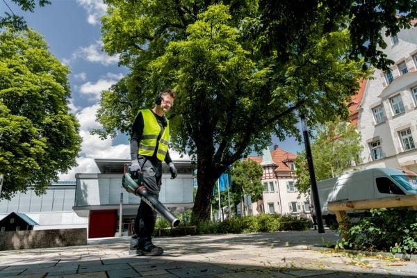 Metabo LB 18 LTX BL - Løvblåser - trådløs - 18 V - 5.2 Ah - 2 batterier - 0-20300 rpm - 650 m³/t - 150 km/h - 2.8 kg