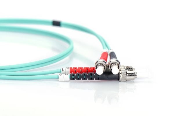 DIGITUS - Koblingskabel - ST flermodus (hann) til ST flermodus (hann) - 5 m - 5 m - fiberoptisk - 50 / 125 mikroner - OM3 - med støvel, halogenfri ...