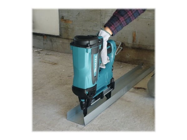 Makita GN420C - Pneumatisk spikrer - trådløs - 2 batterier - 7.2 V