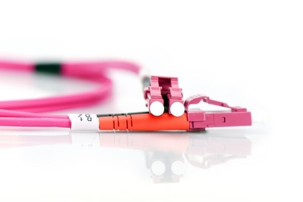 DIGITUS - Koblingskabel - LC multimodus (hann) til LC multimodus (hann) - 7 m - 7 m - fiberoptisk - dupleks - 50 / 125 mikroner - OM4 - halogenfri ...