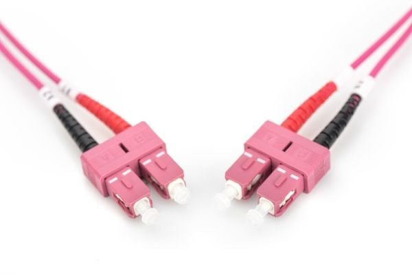 DIGITUS Professional - Koblingskabel - SC flermodus (hann) til SC flermodus (hann) - 3 m - fiberoptisk - dupleks - 50 / 125 mikroner - OM4 - haloge...