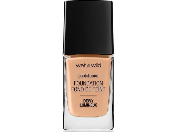 Wet n Wild Photo Focus Dewy Moisturizing Foundation in Classic Beige - Vegan 30ml