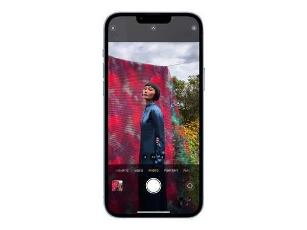 Apple iPhone 13 Pro Max - 5G älypuhelin - dual-SIM / Sisäinen muisti 128 Gt - OLED-näyttö - 6,7" - 2778 x 1284 pikseliä (120 Hz) - 3x takakamera 12...