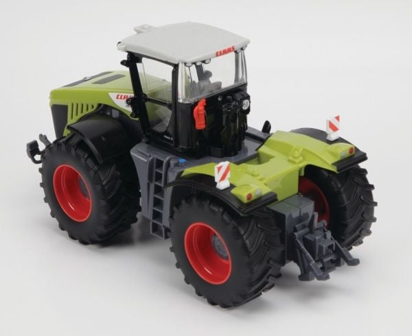 Britannian Claas Xerion 5000 Traktori