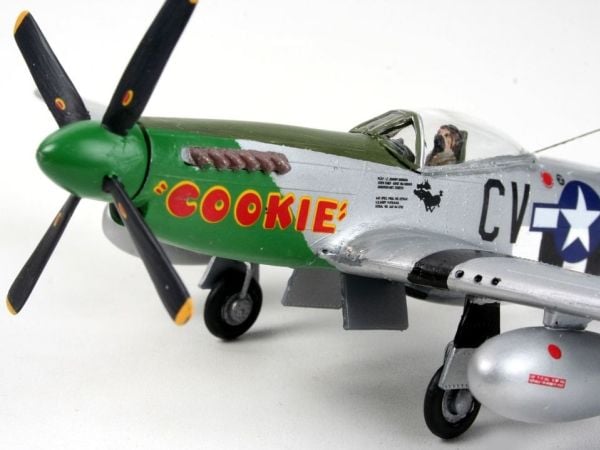 Revell 04148 P-51D Mustang -mallisarja