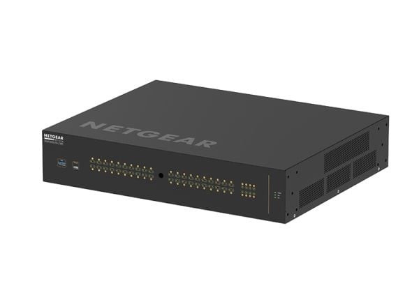 NETGEAR AV Line M4250-40G8XF-PoE++ - Switch - L3 - Styrt - 40 x 10/100/1000 (PoE++) + 8 x 1 Gigabit / 10 Gigabit SFP+ - side til side-luftflyt - ra...