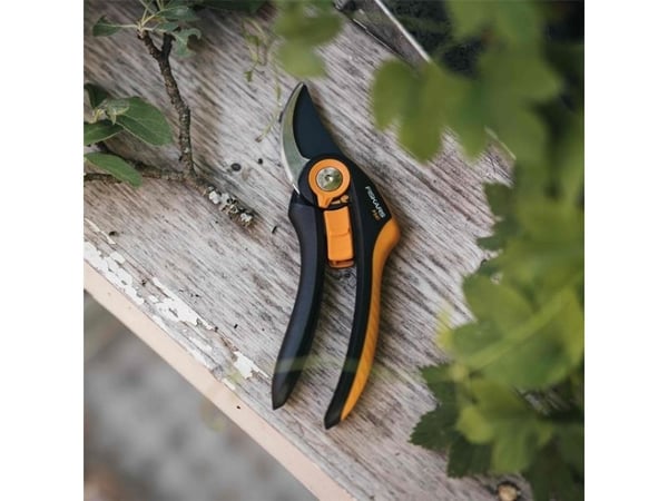 Fiskars Plus SmartFit P541 - Beskjærer - cast-aluminum