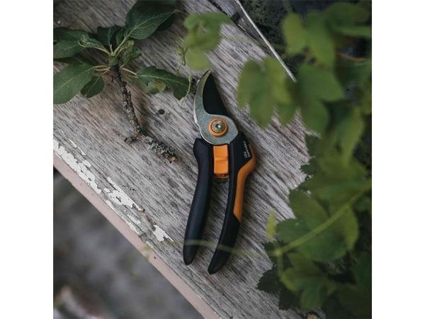 Fiskars Solid P321 - Pruner