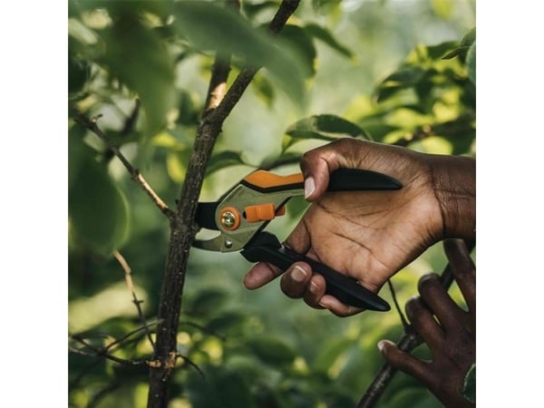 Fiskars Solid P331 - Beskjærer - steel