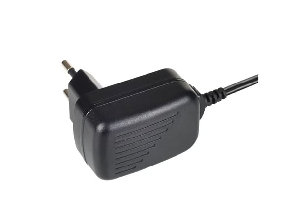 Akyga Universal Series AK-TB-11 - Strömadapter