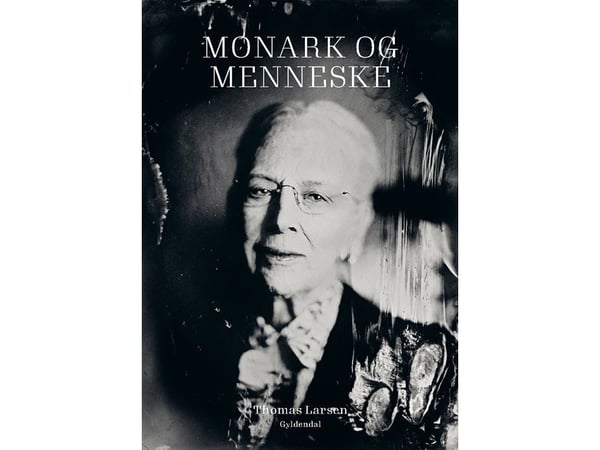 Monark Og Menneske - av Larsen Thomas - bok (innbundet bok)