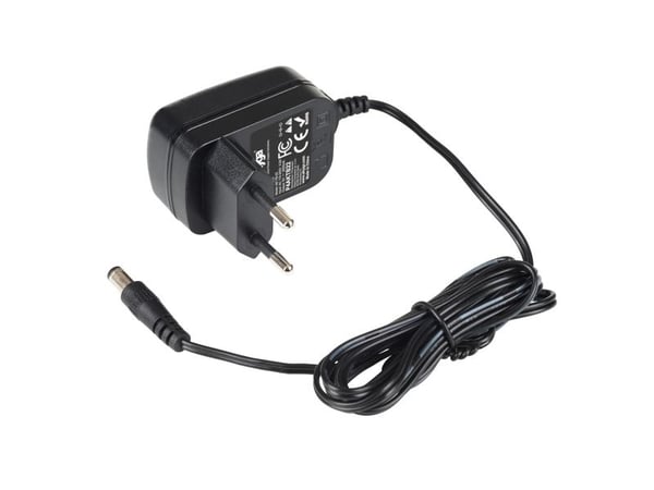 Akyga Universal Series AK-TB-22 - Strømadapter - AC 110-240 V - 10 watt - svart
