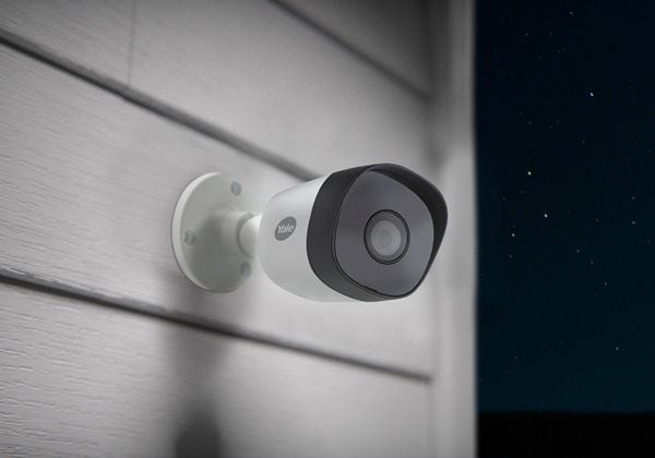 Yale SV-ABFX-W-2, CCTV övervakningskamera, Utomhus, Kabel, Skrivbord/vägg, Grå, Vit, Låda