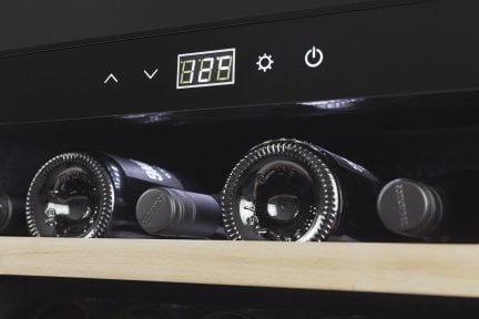 Caso WineSafe 18 EB Inox, Vin kjøleskap, Innebygget, 18 flasker, 60 W, A, Sølv