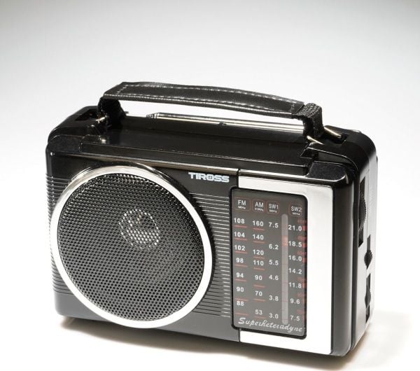 TIROSS BATTERI BÆRBAR RADIO
