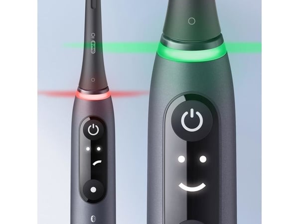Oral-B iO 4210201363026, Voksen, Roterende Tannbørste, Daglig stell, Grundig rens, Gum omsorg, Sensitiv / Myk, Whitening, Svart, Svart, Rund
