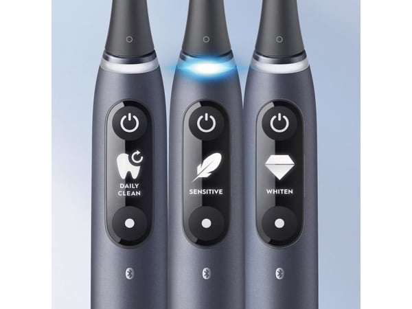 Oral-B iO 4210201363026, Voksen, Roterende Tannbørste, Daglig stell, Grundig rens, Gum omsorg, Sensitiv / Myk, Whitening, Svart, Svart, Rund