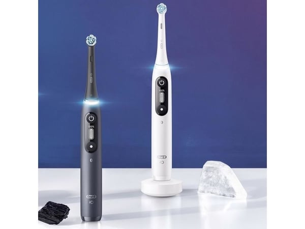 Oral-B iO 4210201363026, Voksen, Roterende Tannbørste, Daglig stell, Grundig rens, Gum omsorg, Sensitiv / Myk, Whitening, Svart, Svart, Rund