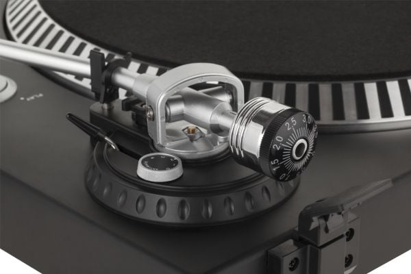 Krüger&amp;Matz TT-602 Hihnakäyttöinen levysoitin Musta