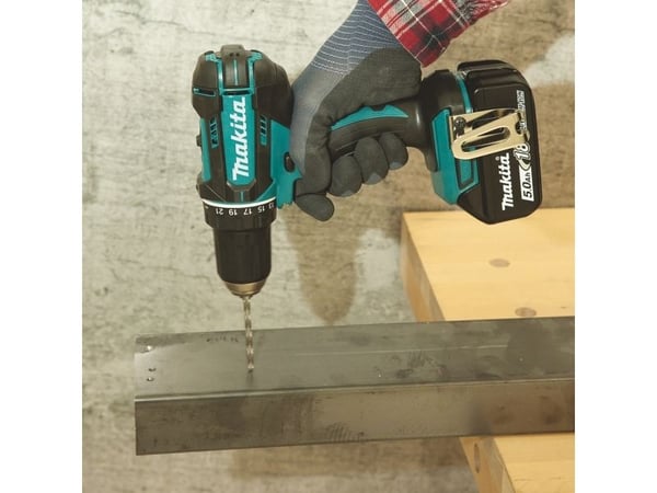 Makita DDF482RFJ - Drill/driver - trådløs - 2 hastigheter - nøkkelfri borhylse 13 mm - 62 N·m - 2 batterier - 18 V