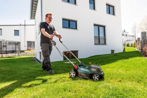 Metabo RM 36-18 LTX BL 36 - Gressklipper - trådløs - 18 V - uten batteri, ingen lader - 4000 rpm - 36 cm - 12.6 kg - SOLO