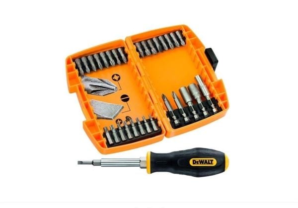 Kahva ruuvinvääntimelle DeWalt DT71506 + kierrettävät terät