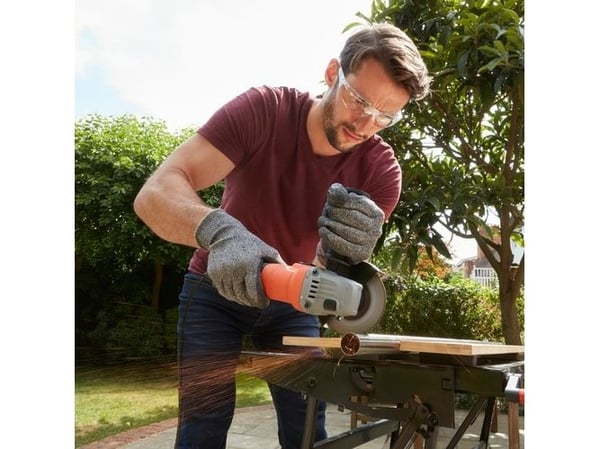 BLACK+DECKER BEG010 - Vinkelslip - 710 W - 115 mm