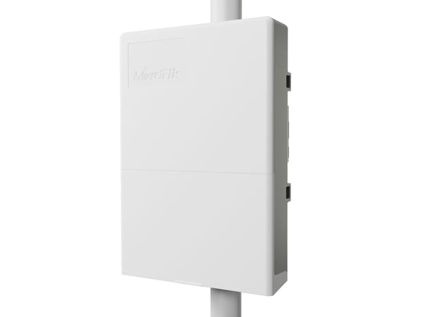 MikroTik netFiber 9 - Switch - Styrt - 5 x SFP + 4 x SFP+ - stangmonterbar - PoE - DC power / PoE