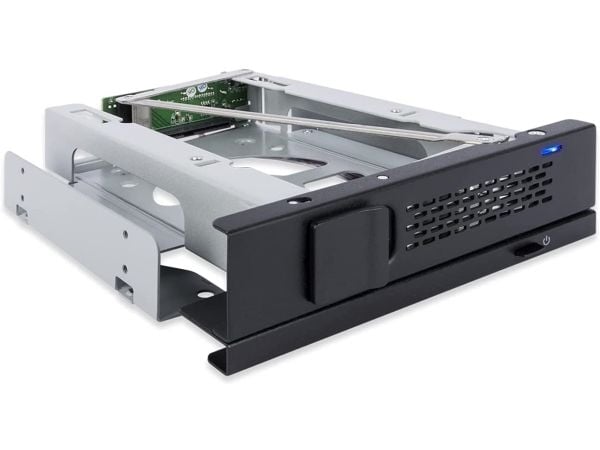 IcyDock mobil rack: 1x 3,5" SATA i 1x 5,25" - vifte