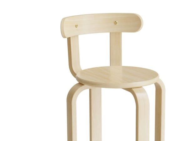 Taburet Oscar med ryglæn, 330 mm, sæde i birk laminat, stel i birkefinér